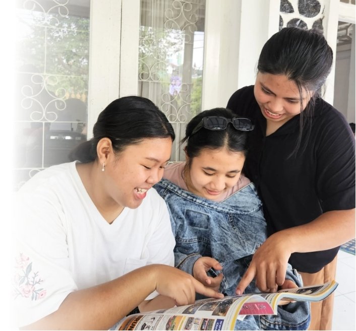 Siswa belajar bahasa Jerman bersama